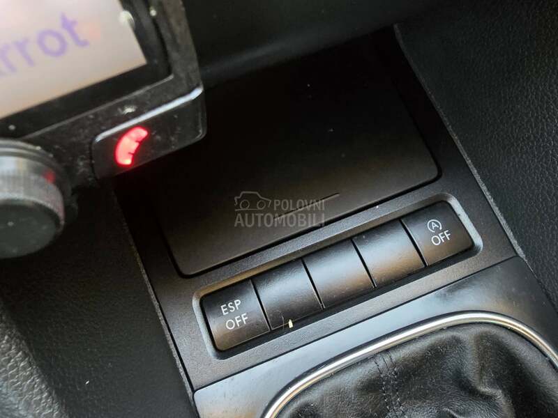 Volkswagen Golf 6 1.6TDI//HIGHLINE//