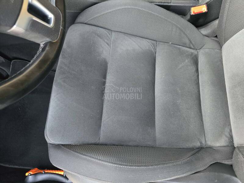 Volkswagen Golf 6 1.6TDI//HIGHLINE//