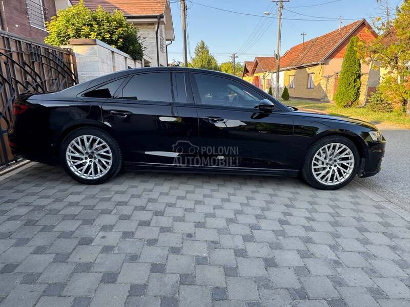 Audi A8 5.0