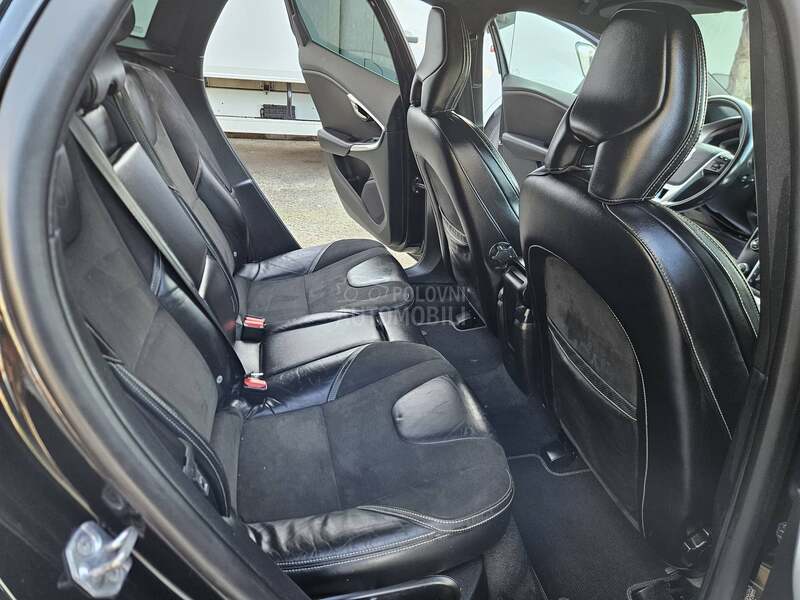 Volvo V40 D4 R DESIGN