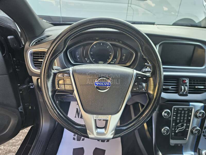 Volvo V40 D4 R DESIGN