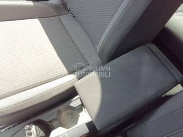 Naslon za ruke, rukohvat za Volkswagen Polo od 2002. do 2009. god.