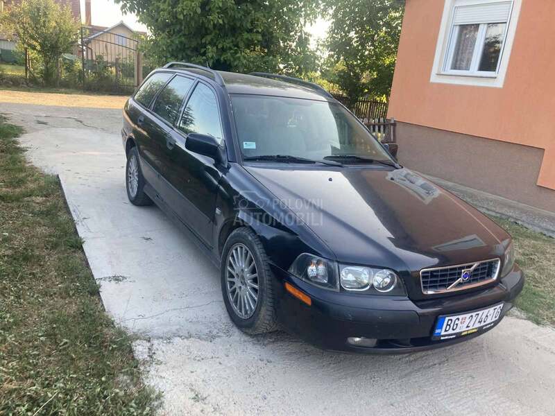 Volvo V40 