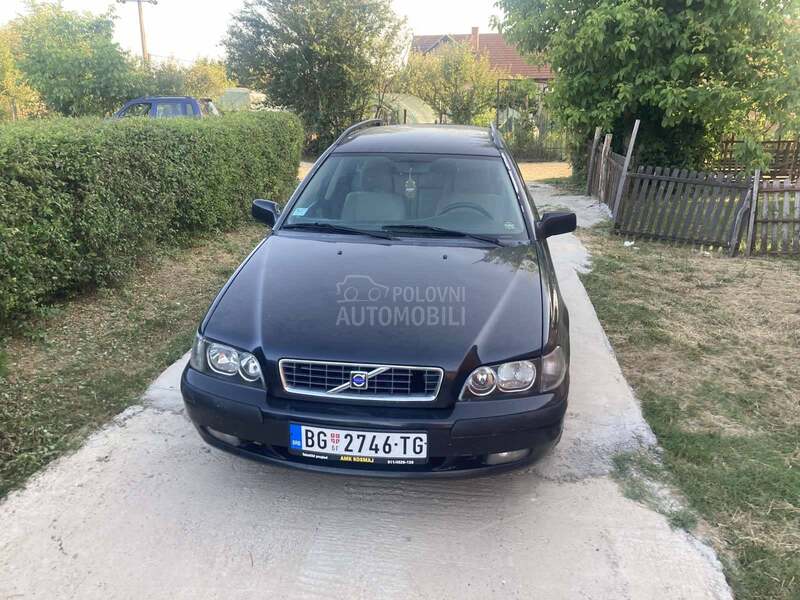 Volvo V40 