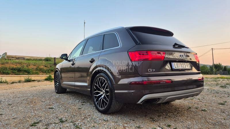 Audi Q7 