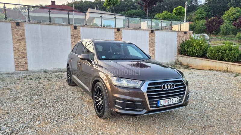 Audi Q7 