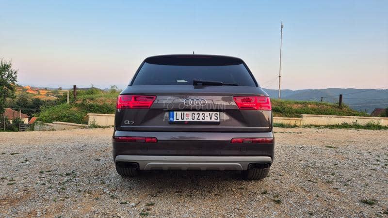 Audi Q7 