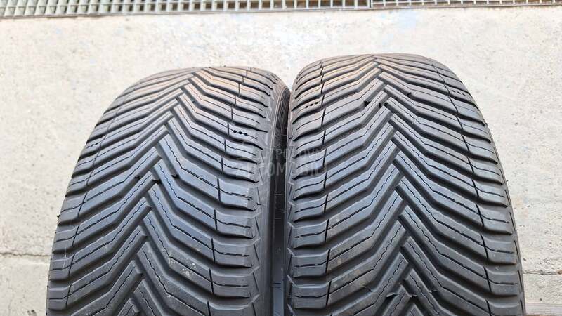 Michelin 215/45 R17 Zimska