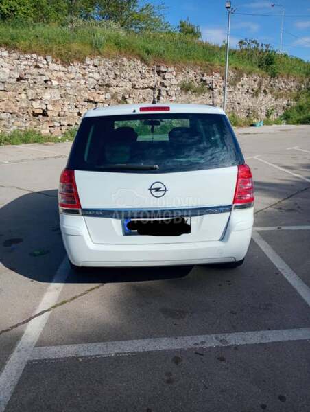 Opel Zafira 