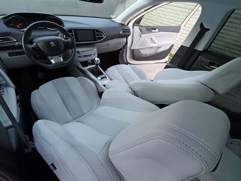 Peugeot 308 ALURE PAN.