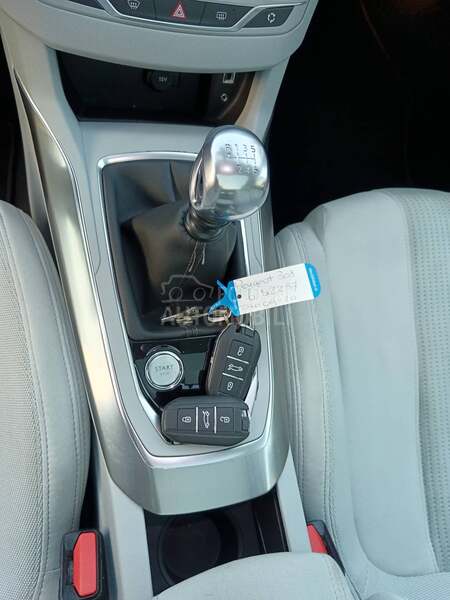 Peugeot 308 ALURE PAN.