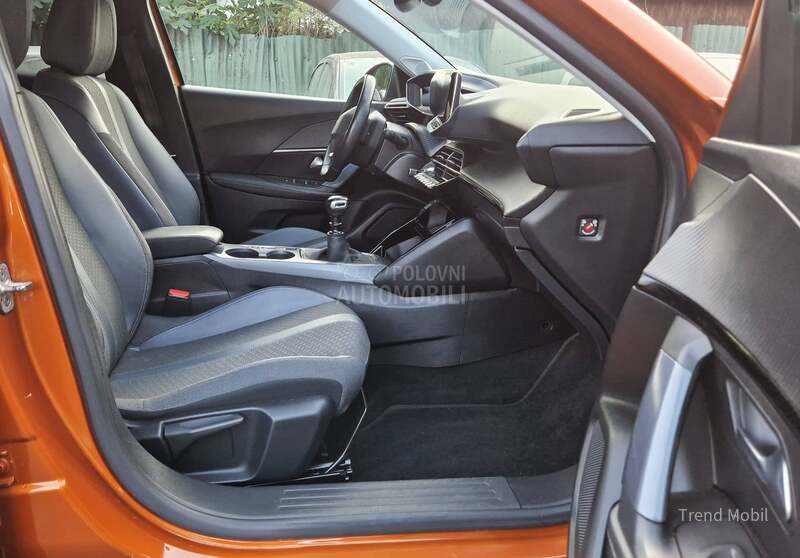 Peugeot 2008 1.2 Aluure