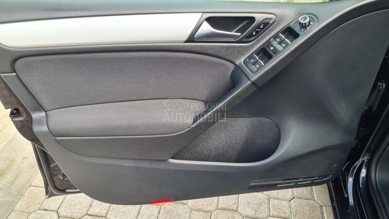 Volkswagen Golf 6 1.6TDI   HIGHLINE