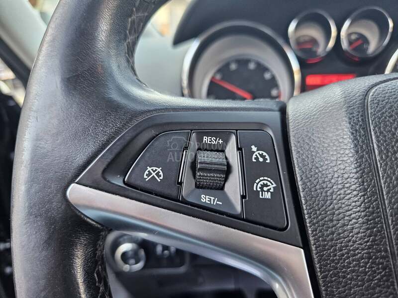 Opel Zafira O D L I C N A