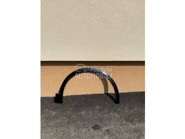 Prednji desni rub za Audi Q8 od 2018. do 2023. god.