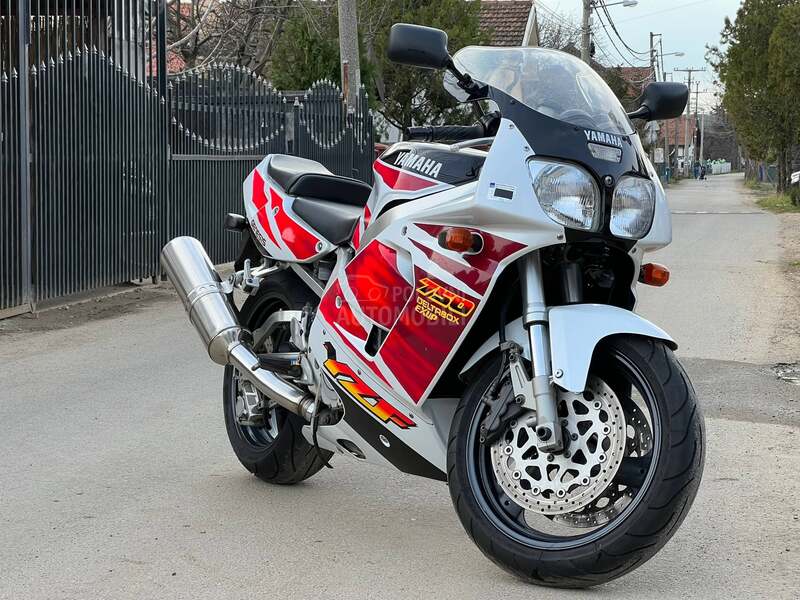 Yamaha YZF 750 FABRIKA NOV