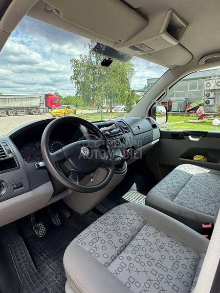 Volkswagen Transporter T5 2.5 TDI