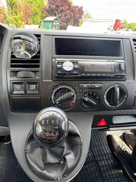 Volkswagen Transporter T5 2.5 TDI