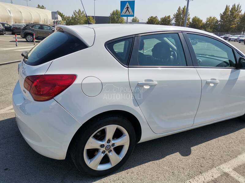 Opel Astra J 1.7 CDTI