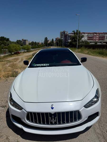 Maserati Ghibli 