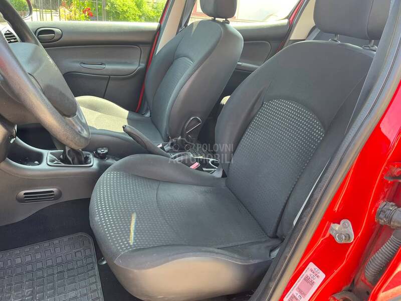 Peugeot 206 plus 5.5.0.0.0.K.M.