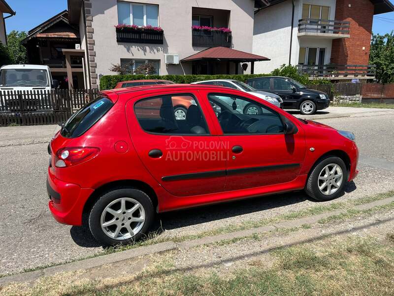 Peugeot 206 plus 5.5.0.0.0.K.M.