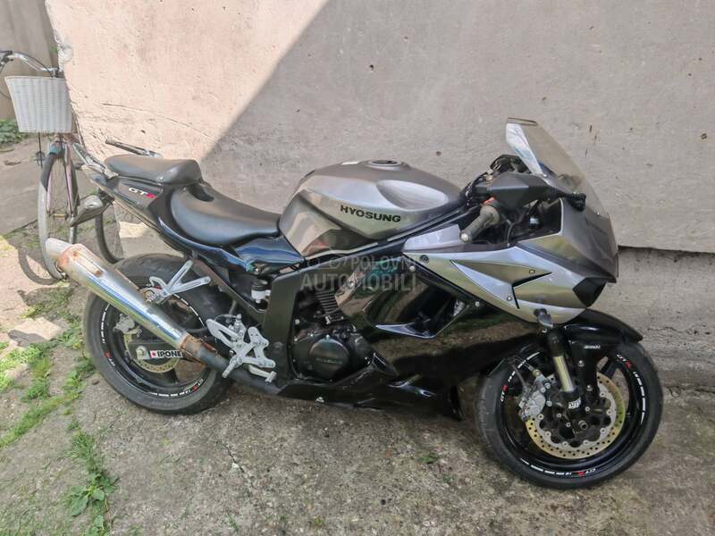 Hyosung GT250R