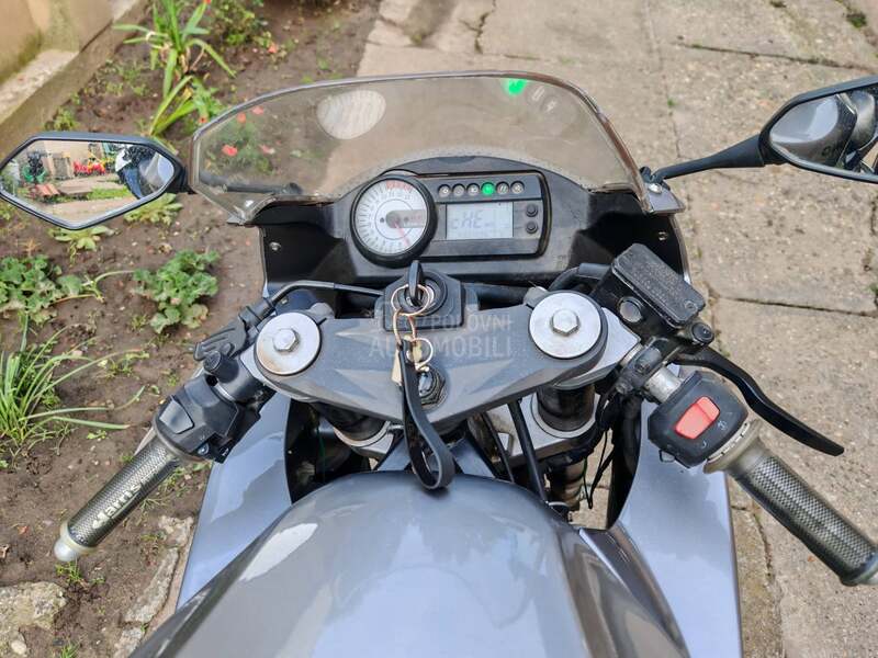 Hyosung GT250R