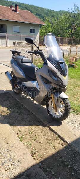 Malaguti medison 400