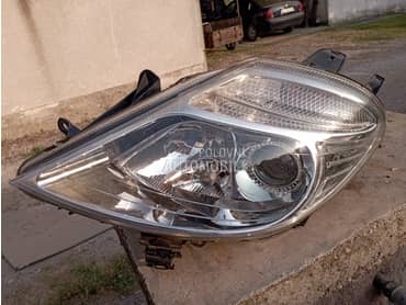 Levi xenon far opis za Citroen C8