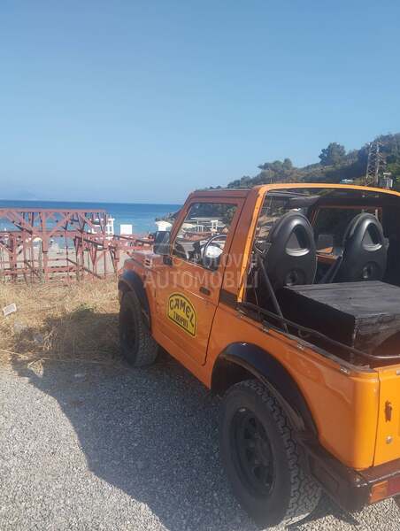 Suzuki SJ Samurai 