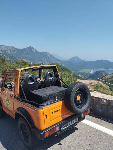 Suzuki SJ Samurai 