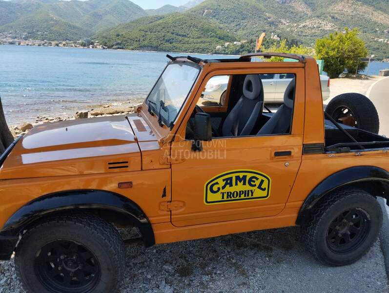 Suzuki SJ Samurai 