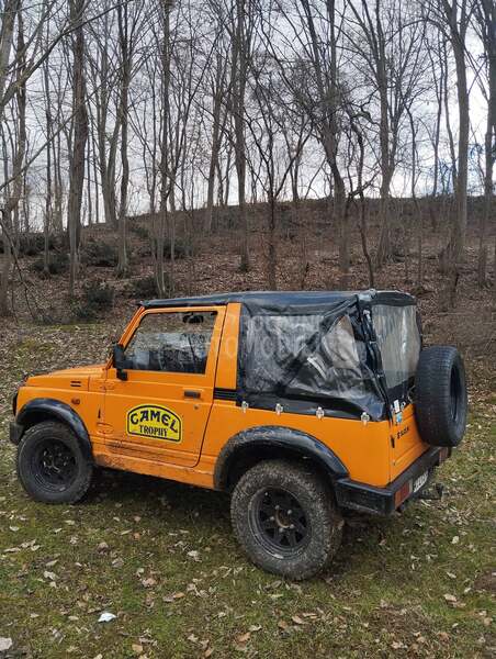 Suzuki SJ Samurai 