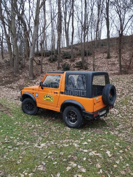 Suzuki SJ Samurai 