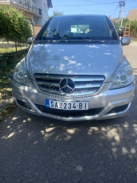 Mercedes Benz B 180 BlueEFFICIENCY