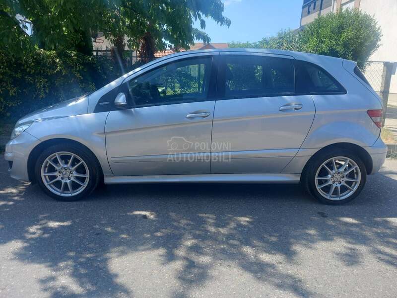 Mercedes Benz B 180 BlueEFFICIENCY
