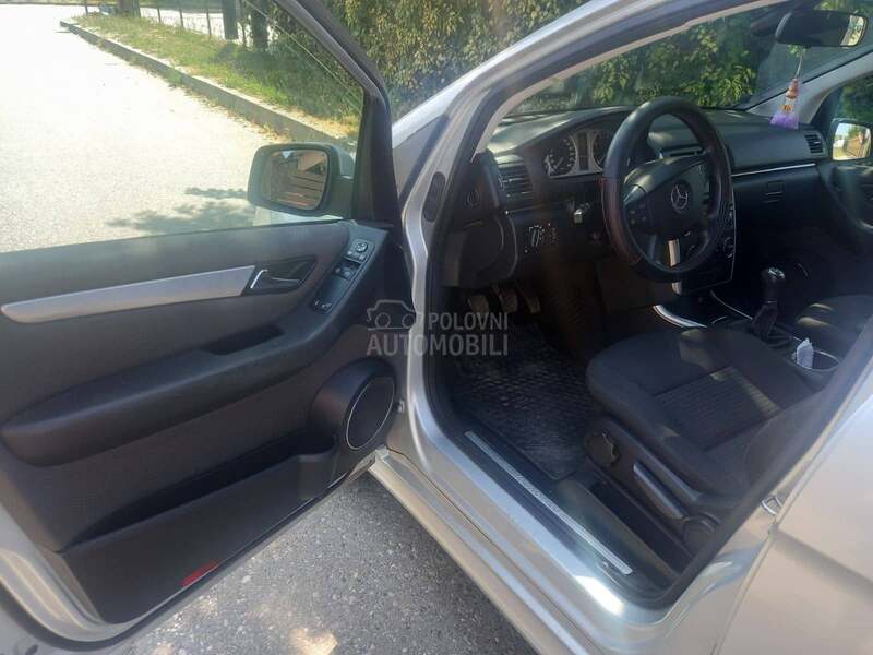 Mercedes Benz B 180 BlueEFFICIENCY