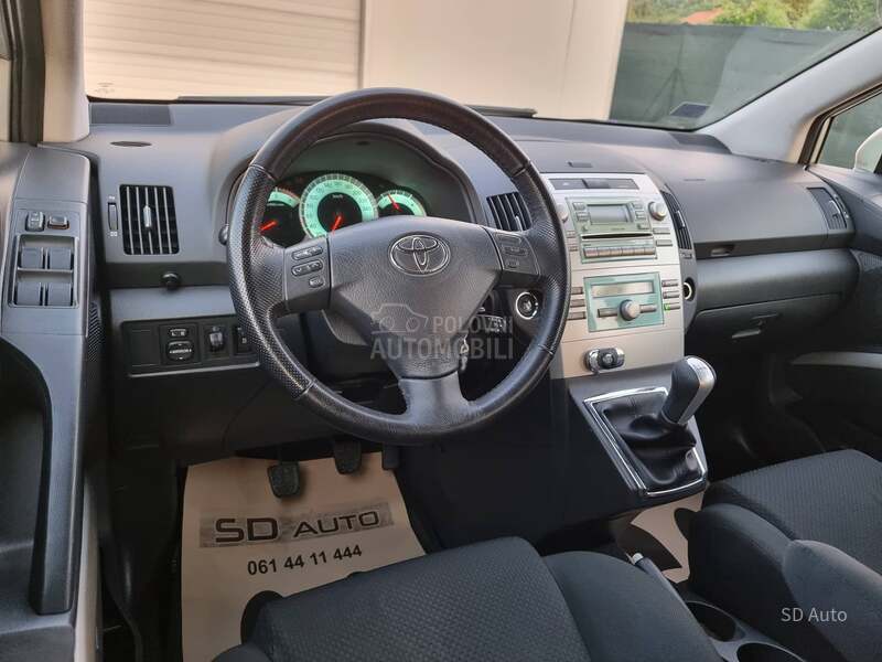 Toyota Corolla Verso 2.2 d4d