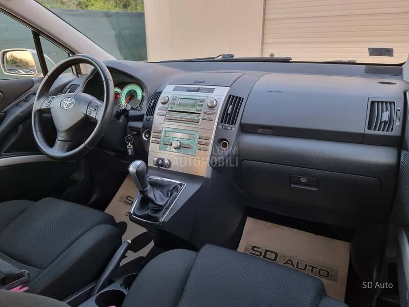 Toyota Corolla Verso 2.2 d4d