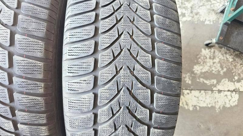 Dunlop 235/45 R17 Zimska