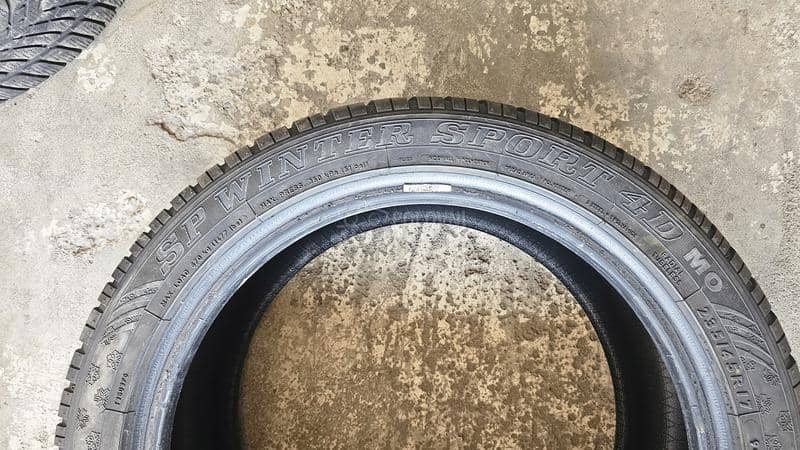 Dunlop 235/45 R17 Zimska