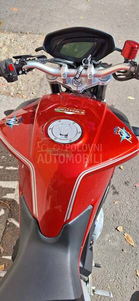 MV Agusta F800 R BRUTALE