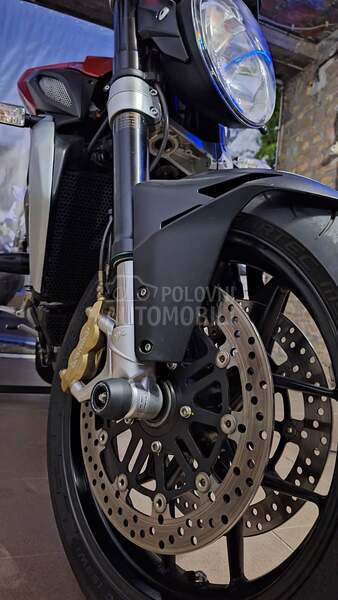 MV Agusta F800 R BRUTALE