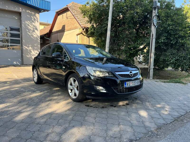 Opel Astra J 1.4b TURBO