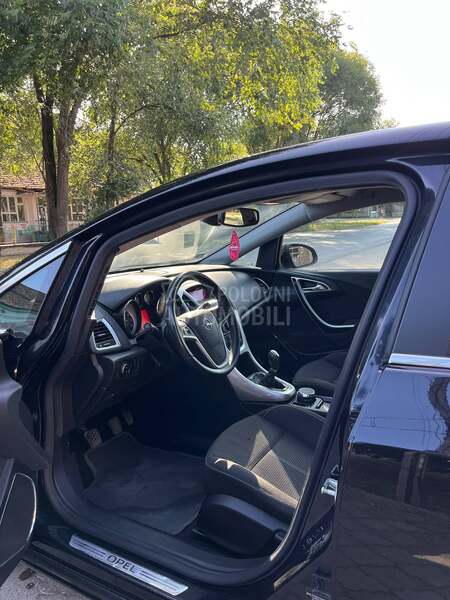 Opel Astra J 1.4b TURBO