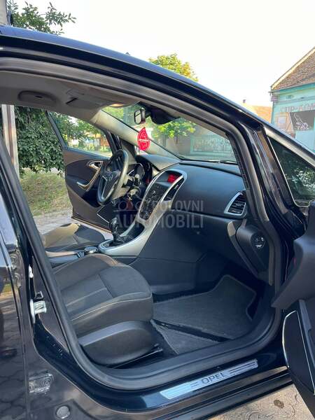 Opel Astra J 1.4b TURBO