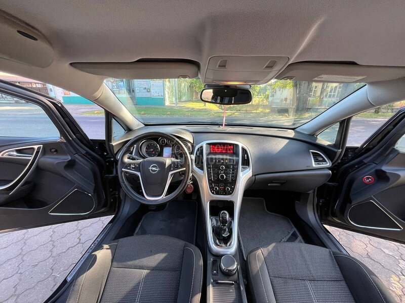 Opel Astra J 1.4b TURBO