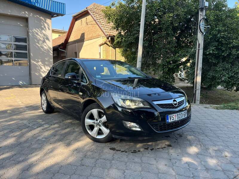 Opel Astra J 1.4b TURBO