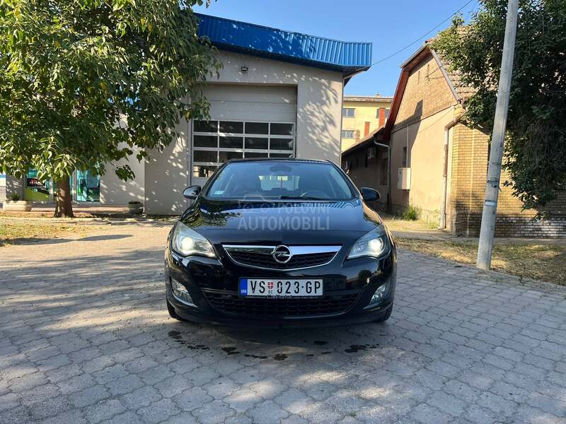 Opel Astra J 1.4b TURBO
